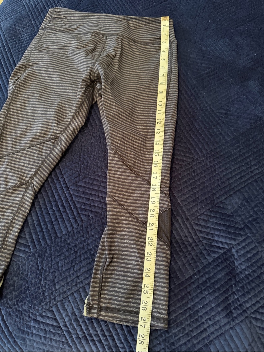 Kyodan Gray & Black Horizontal Striped Leggings with Mesh Panels - Medium
